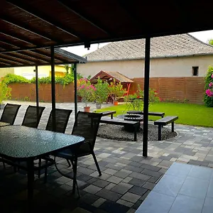 Tahiti Garden Apartament Hajdúszoboszló
